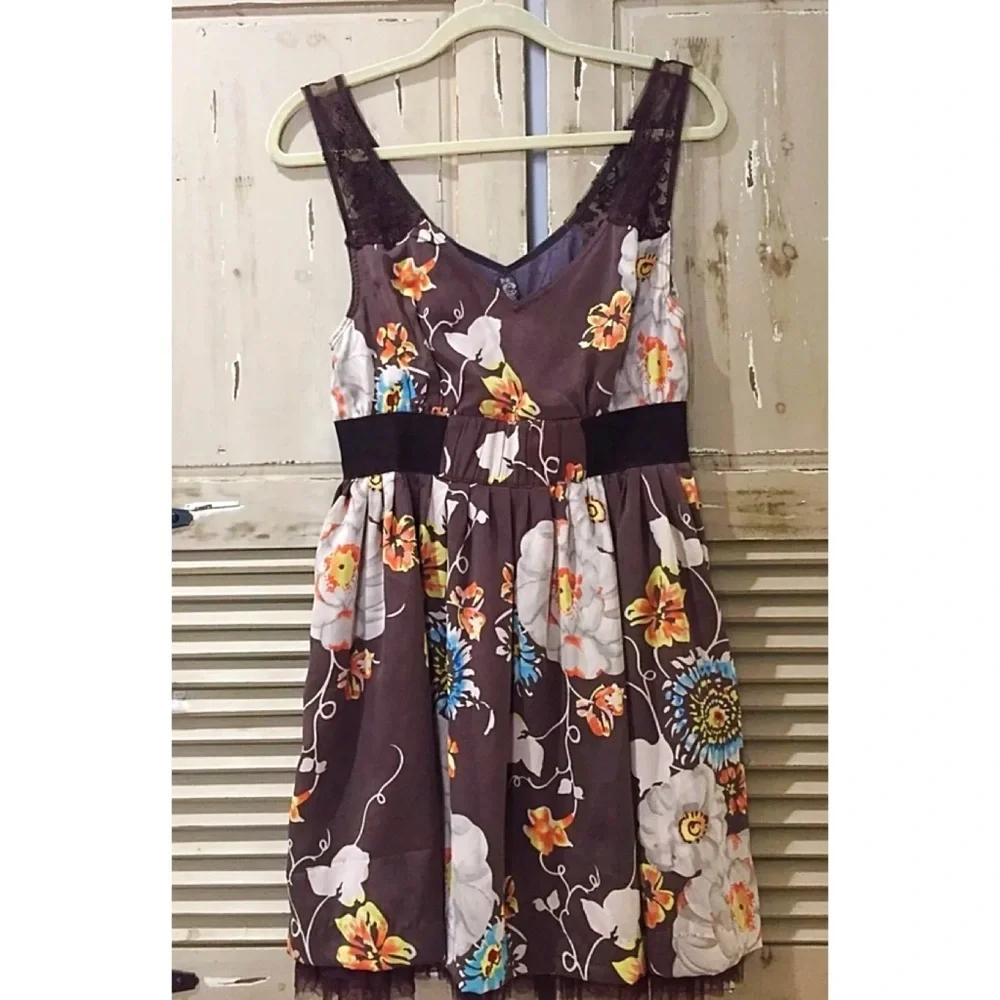 free people brown floral dress Corrie Split Hem Ditsy Print Midi Black & Red | Size 2 Free People Sweet Nothings Midi
